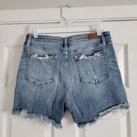 Judy Blue Mid Rise Mid Length Stretchy Distressed Denim Cutoff Shorts Large - Picture 5 of 5